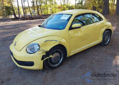 2012 Volkswagen Beetle 2.5L z USA, uszkodzony, nr VIN 3VWJP7AT7CM633384